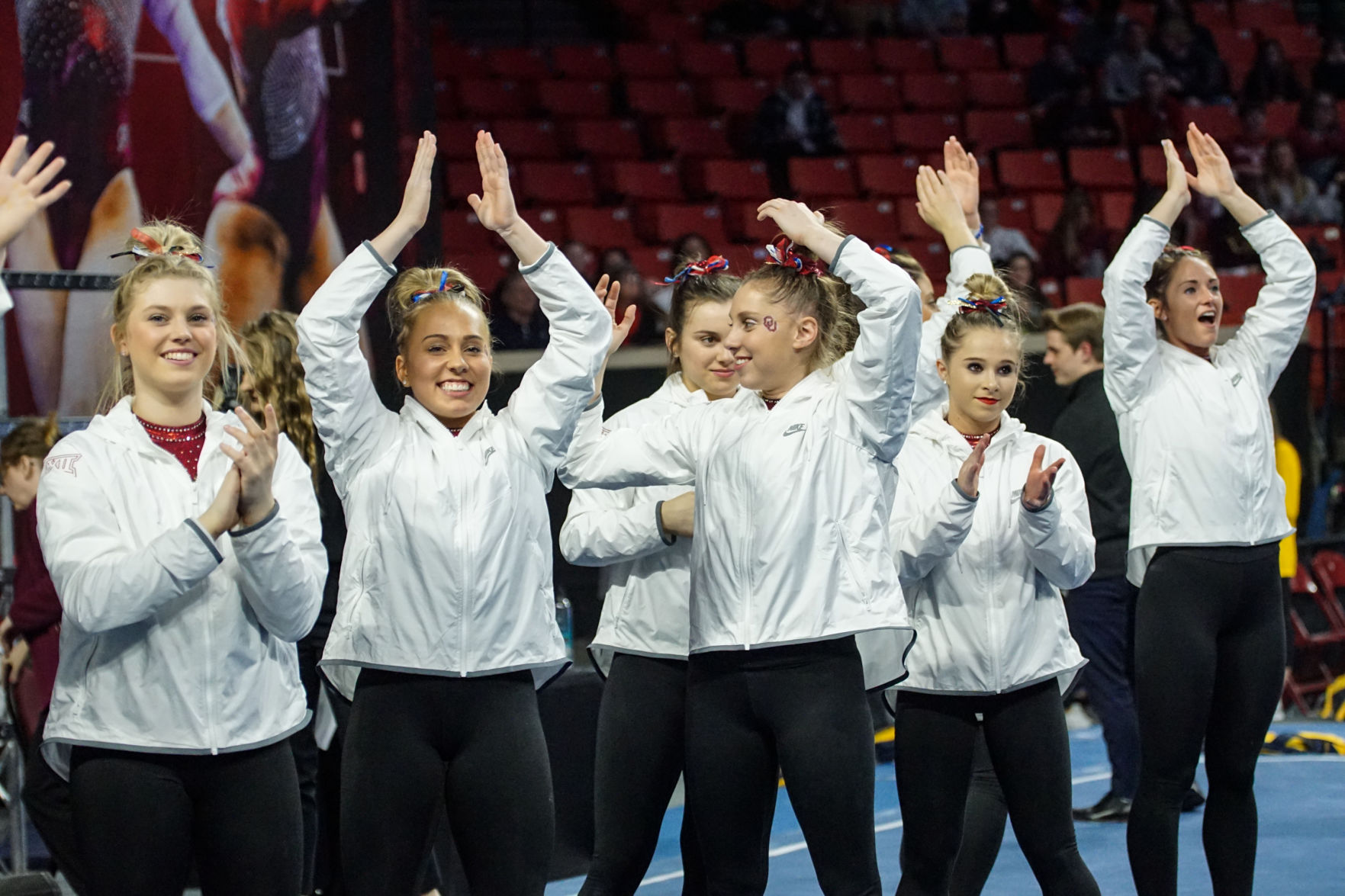 Sooners cheer